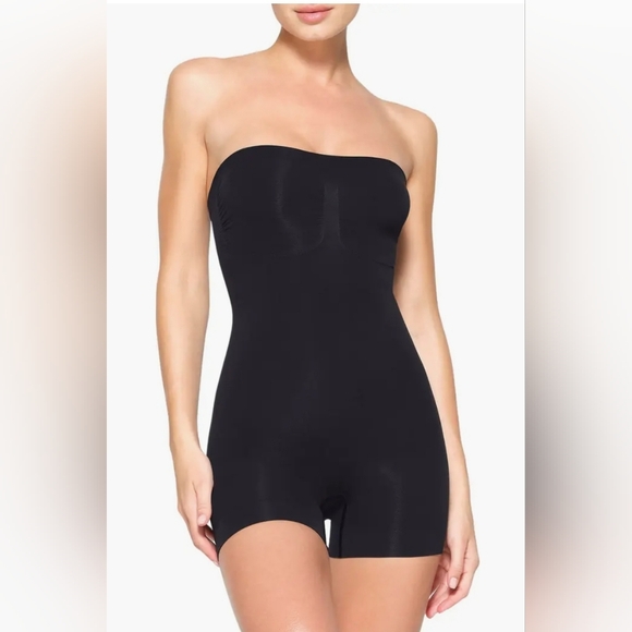 NWOT Skims Seamless Sculpt Strapless Shortie Bodysuit Black Size L